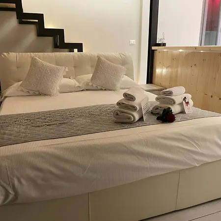 Carlotta Fiera Apartment *